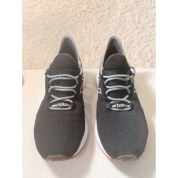 New Balance Fresh Foam Roav - Running Shoe in Great Condition Womens Size 8.5 - Picture 1 of 6